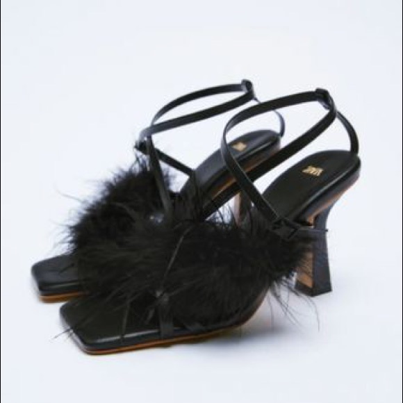 ‼️SOLD‼️Zara feather sandals - Picture 3 of 3